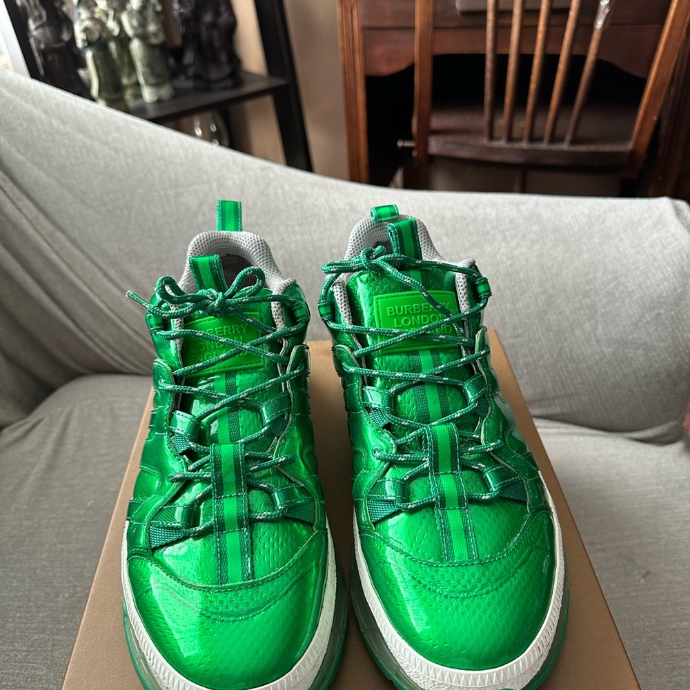 Burberry Men's Arthur size 40 - Picture 2 of 8